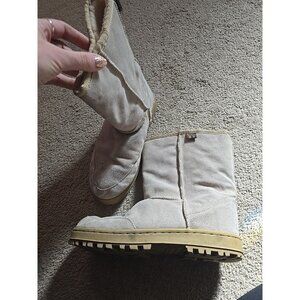 Australian Boot Company Beige Womans 9. Mens 8 Cow Suede Winter Sheep Fur Lining